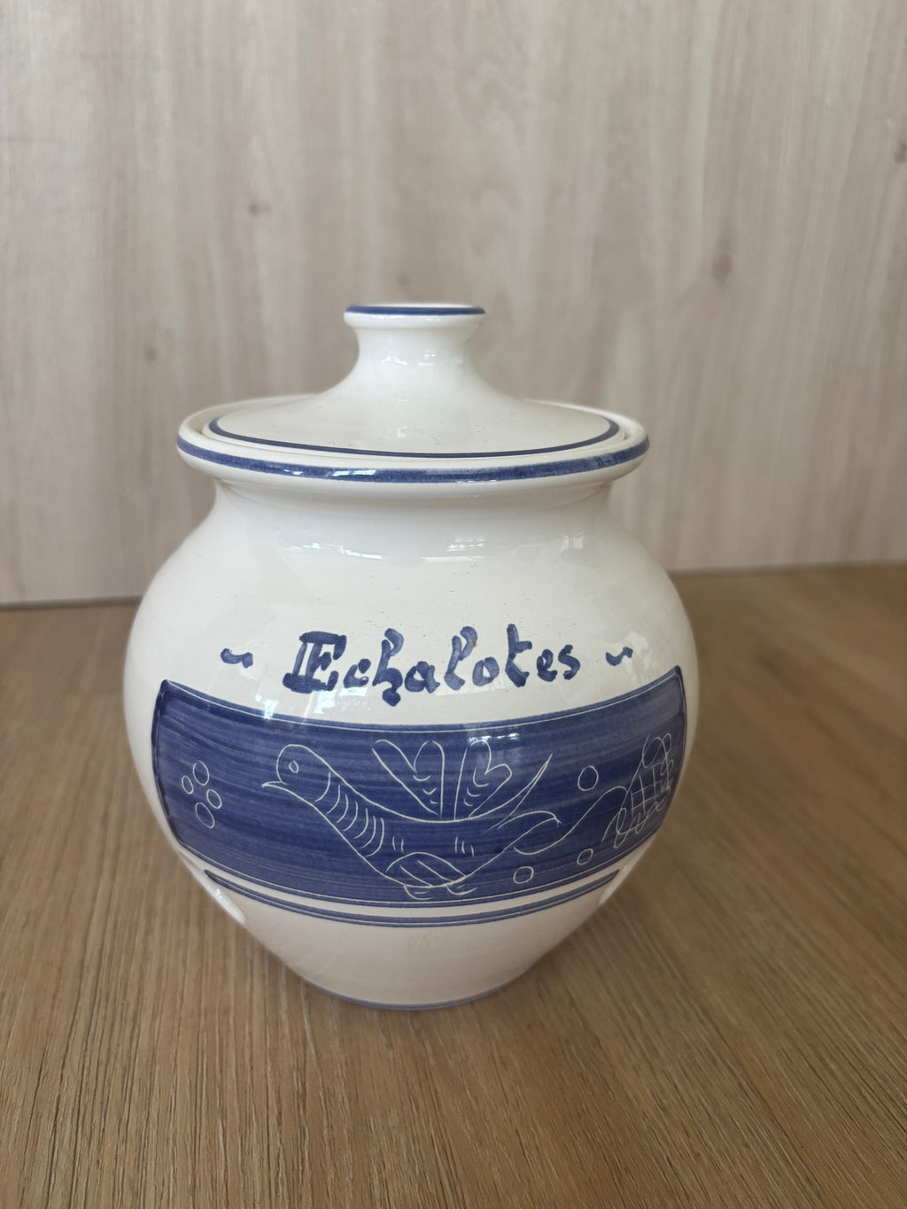 Montgolfier Shallot Keeper with Lid